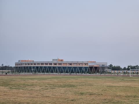 Dubai (DUB) -> Mumbai (BOM)