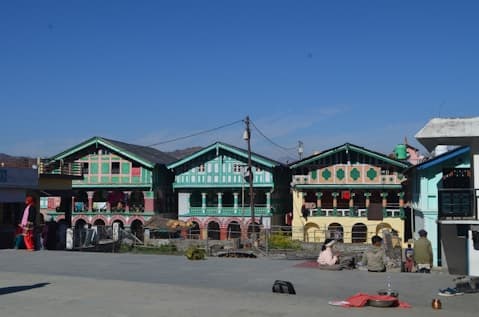 Dubai (DUB) -> Mumbai (BOM)